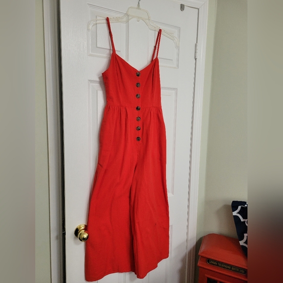 Red jumpsuit. Size M - Picture 1 of 10